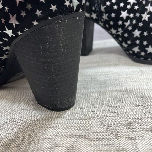 Express size 9 3 inch heeled boots black withe silver stars - brand new - Picture 4 of 7